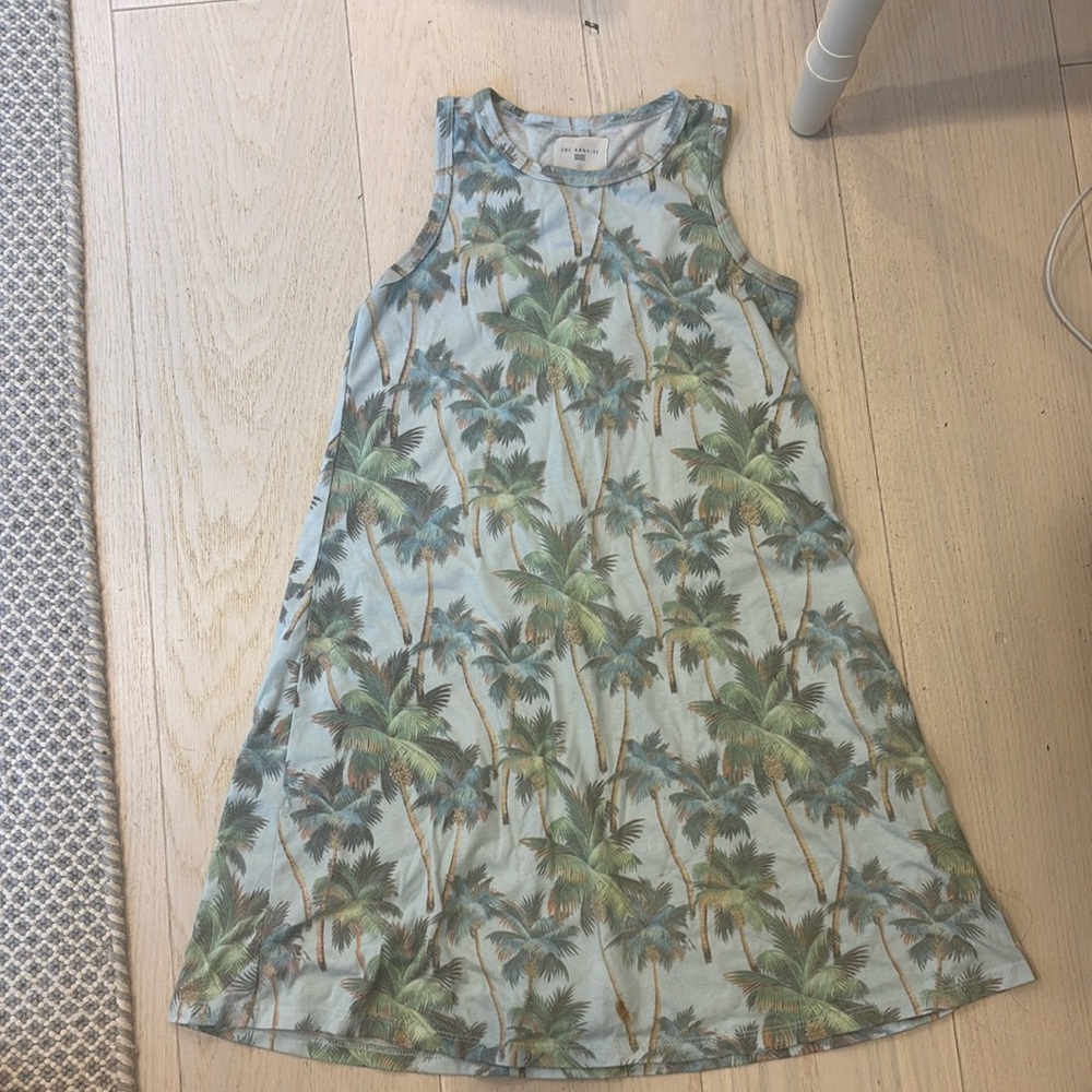 Lightly worn Cute kids dress, super soft and perfect for all casual occasions.